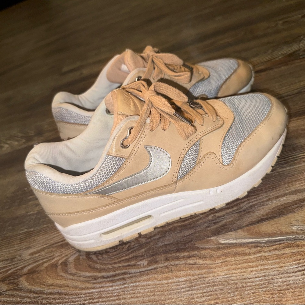 Nike Beige and White Sneakers
